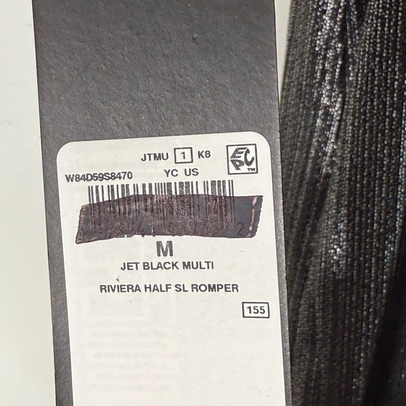 NWT ! Guess Metallic Riviera Half Sleeve Romper - Picture 4 of 5